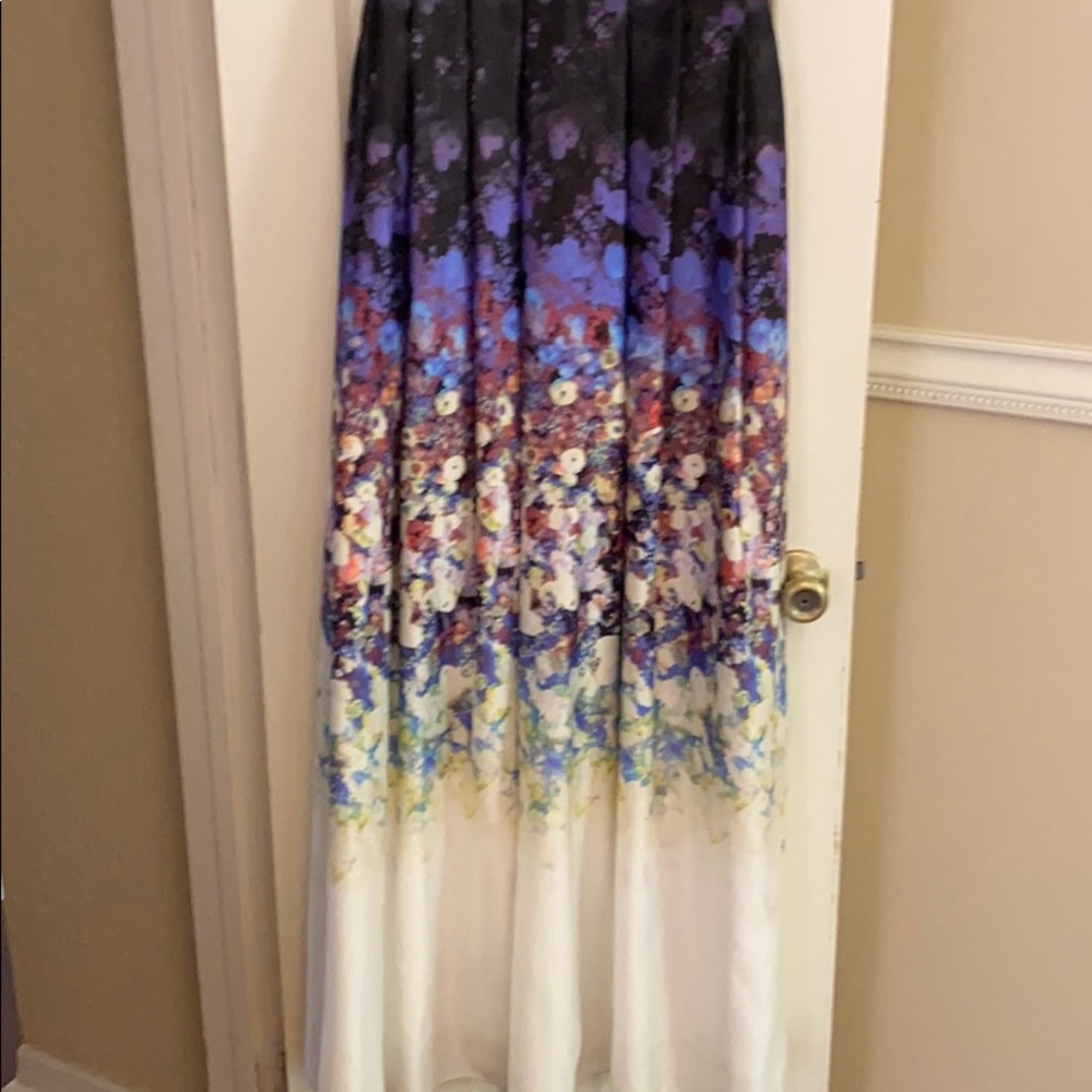 Dress - Picture 3 of 6
